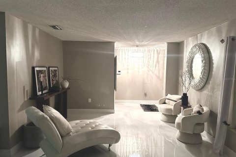 House in Orlando, Florida 2 bedrooms, 120.77 sq.m. № 1775663 - photo 3