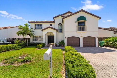 House in Miami, Florida 4 bedrooms, 193.79 sq.m. № 2018183