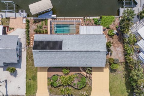 Commercial property in Cape Coral, Florida 146.32 sq.m. № 1935870 - photo 3