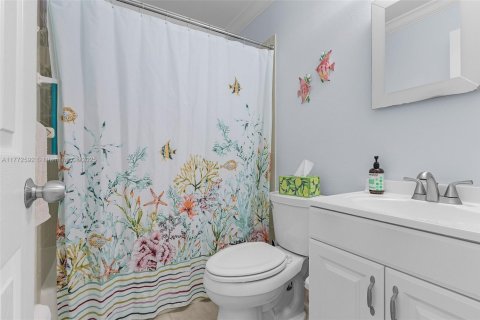 Commercial property in Cape Coral, Florida 146.32 sq.m. № 1935870 - photo 16