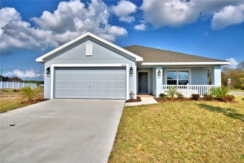 Casa en Auburndale, Florida 3 dormitorios, 183.02 m2 № 2215224