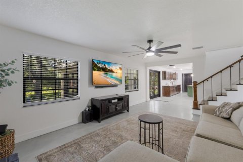 House in Riverview, Florida 4 bedrooms, 215.35 sq.m. № 1873471 - photo 24