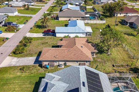 Снять в аренду виллу или дом в Кейп-Корал, Флорида 3 спальни, № 1957716 - фото 28