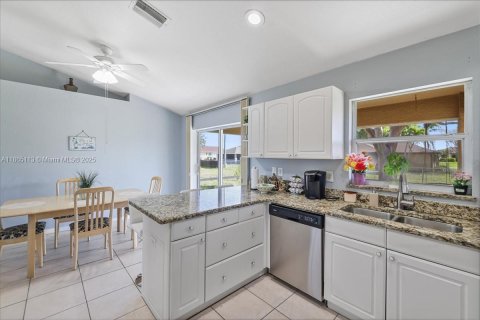 Снять в аренду виллу или дом в Кейп-Корал, Флорида 3 спальни, № 1957716 - фото 14