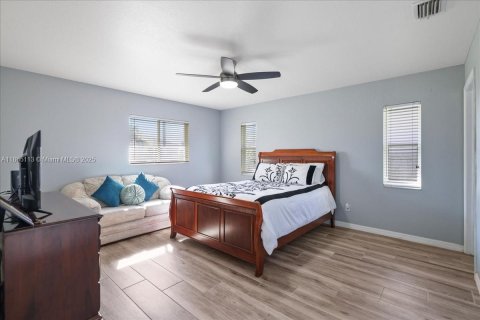 Снять в аренду виллу или дом в Кейп-Корал, Флорида 3 спальни, № 1957716 - фото 15