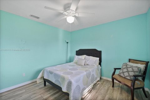 Снять в аренду виллу или дом в Кейп-Корал, Флорида 3 спальни, № 1957716 - фото 22