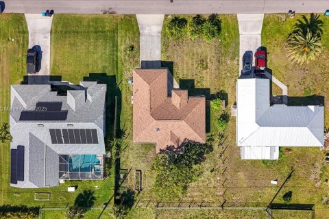 Снять в аренду виллу или дом в Кейп-Корал, Флорида 3 спальни, № 1957716 - фото 26