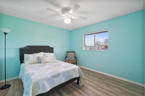 Снять в аренду виллу или дом в Кейп-Корал, Флорида 3 спальни, № 1957716 - фото 21