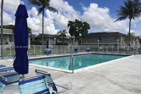 Condominio en alquiler en Miami, Florida, 2 dormitorios, 98.48 m2 № 2010423 - foto 25