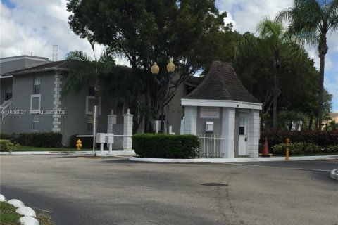 Condominio en Miami, Florida, 2 dormitorios  № 2010423