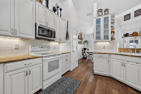 Купить виллу или дом в Юстис, Флорида 8 комнат, 173.17м2, № 2280050 - фото 15