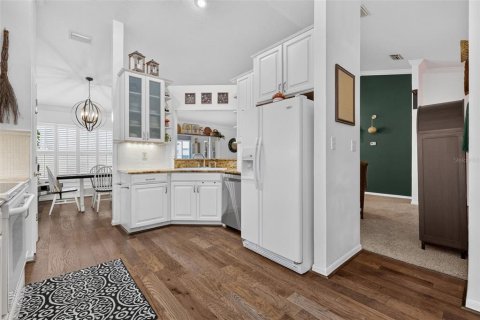 Купить виллу или дом в Юстис, Флорида 8 комнат, 173.17м2, № 2280050 - фото 14