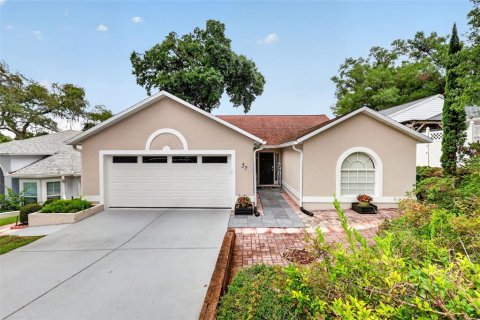 House in Eustis, Florida 3 bedrooms, 173.17 sq.m. № 2280050