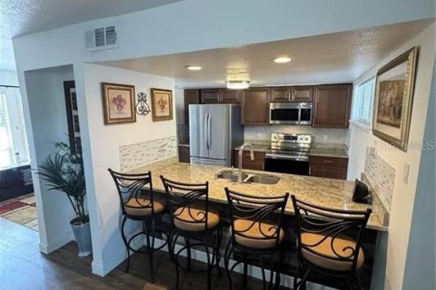 Condo in Orlando, Florida, 2 bedrooms  № 2196288 - photo 2
