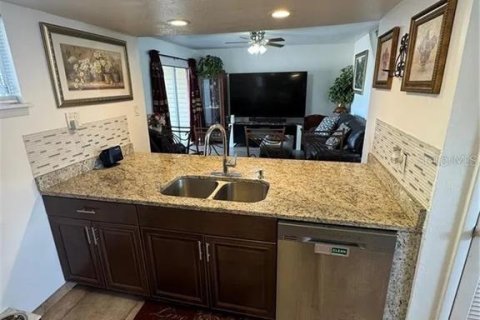 Condo in Orlando, Florida, 2 bedrooms  № 2196288 - photo 5