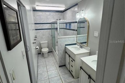Condo in Orlando, Florida, 2 bedrooms  № 2196288 - photo 15