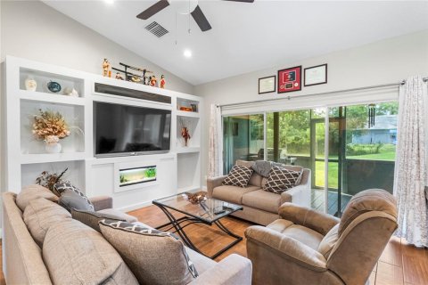 Villa ou maison à vendre à DeLand, Floride: 3 chambres, 147.62 m2 № 2398597 - photo 10