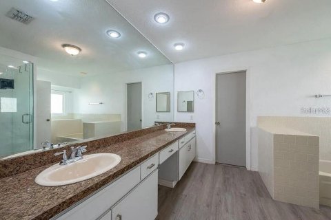 House in Tampa, Florida 3 bedrooms, 173.54 sq.m. № 1883200 - photo 19