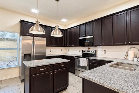 Touwnhouse à louer à Orlando, Floride: 3 chambres, 137.5 m2 № 2425863 - photo 11