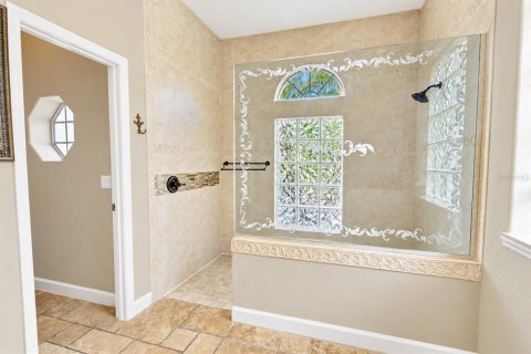 House in Orlando, Florida 4 bedrooms, 305 sq.m. № 2410064 - photo 27