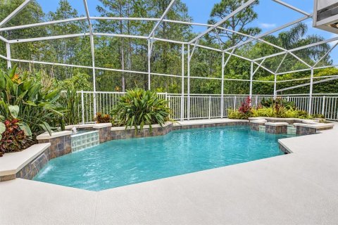House in Orlando, Florida 4 bedrooms, 305 sq.m. № 2410064 - photo 2