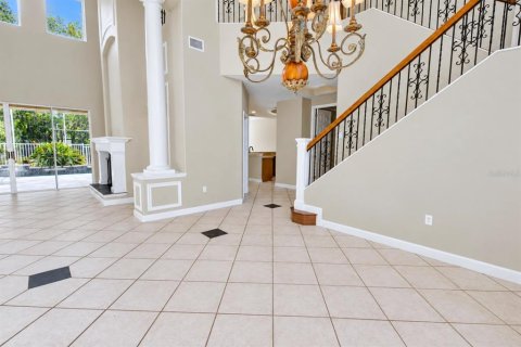 House in Orlando, Florida 4 bedrooms, 305 sq.m. № 2410064 - photo 9