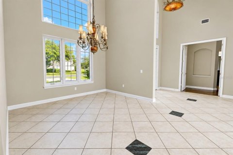 House in Orlando, Florida 4 bedrooms, 305 sq.m. № 2410064 - photo 10