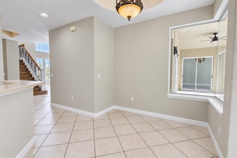 House in Orlando, Florida 4 bedrooms, 305 sq.m. № 2410064 - photo 17