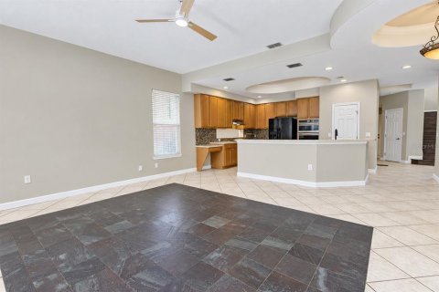 House in Orlando, Florida 4 bedrooms, 305 sq.m. № 2410064 - photo 20