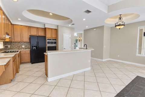 House in Orlando, Florida 4 bedrooms, 305 sq.m. № 2410064 - photo 16