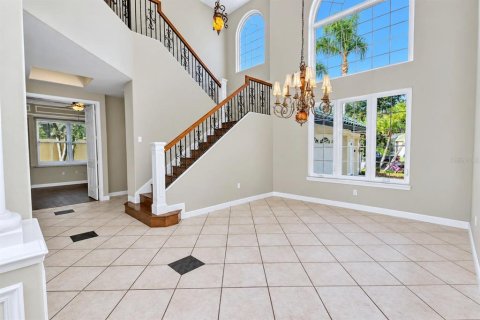 House in Orlando, Florida 4 bedrooms, 305 sq.m. № 2410064 - photo 8