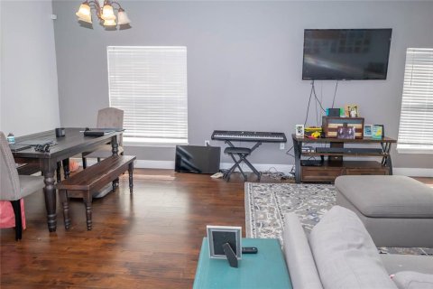 Casa en venta en Orlando, Florida, 4 dormitorios, 160.81 m2 № 1767950 - foto 3