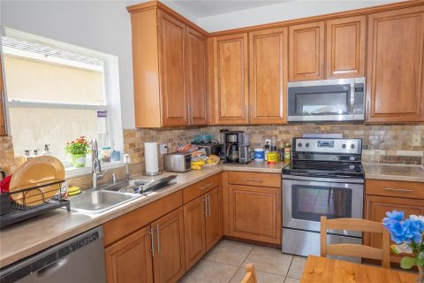 Casa en venta en Orlando, Florida, 4 dormitorios, 160.81 m2 № 1767950 - foto 5