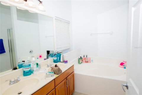 Casa en venta en Orlando, Florida, 4 dormitorios, 160.81 m2 № 1767950 - foto 9