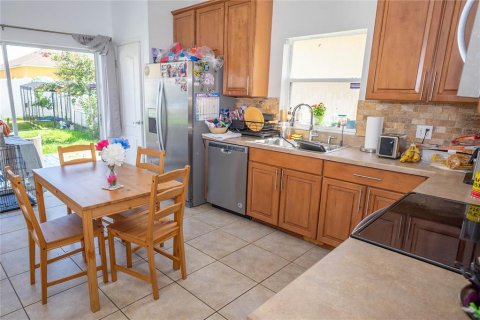 Casa en venta en Orlando, Florida, 4 dormitorios, 160.81 m2 № 1767950 - foto 6