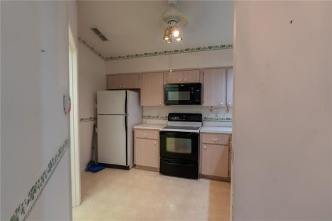 House in Ocala, Florida 2 bedrooms, 109.81 sq.m. № 1917043 - photo 6