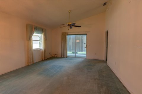 House in Ocala, Florida 2 bedrooms, 109.81 sq.m. № 1917043 - photo 11