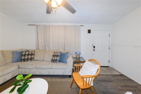 Villa ou maison à louer à Englewood, Floride: 2 chambres, 84.73 m2 № 1866279 - photo 6
