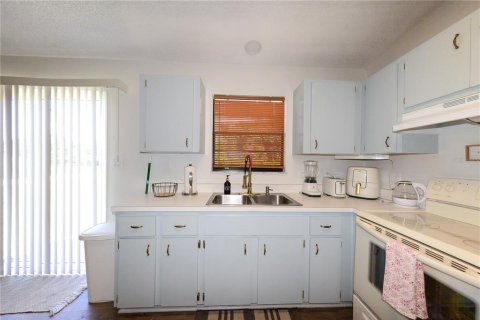 Villa ou maison à louer à Englewood, Floride: 2 chambres, 84.73 m2 № 1866279 - photo 12
