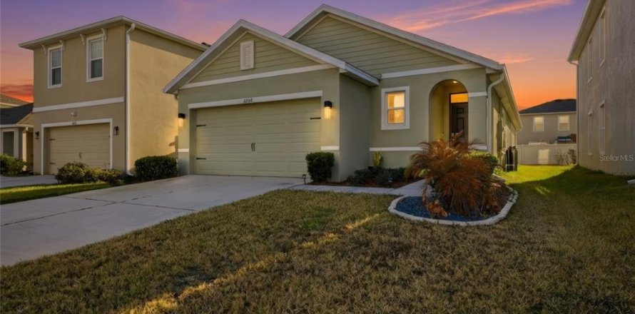Villa ou maison à Wesley Chapel, Floride 3 chambres, 140.84 m2 № 2415155