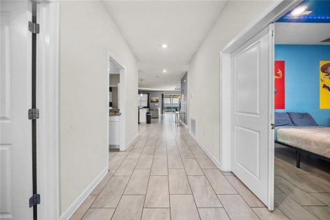 Casa en venta en Kissimmee, Florida, 8 dormitorios, 398.46 m2 № 2228229 - foto 8