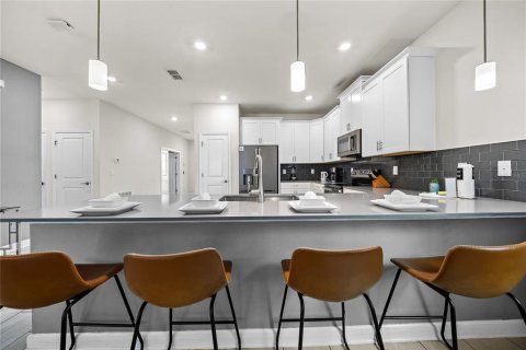 Casa en venta en Kissimmee, Florida, 8 dormitorios, 398.46 m2 № 2228229 - foto 24