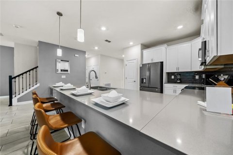 Casa en venta en Kissimmee, Florida, 8 dormitorios, 398.46 m2 № 2228229 - foto 25