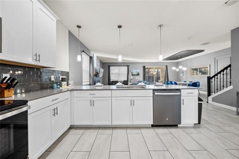 Casa en venta en Kissimmee, Florida, 8 dormitorios, 398.46 m2 № 2228229 - foto 21