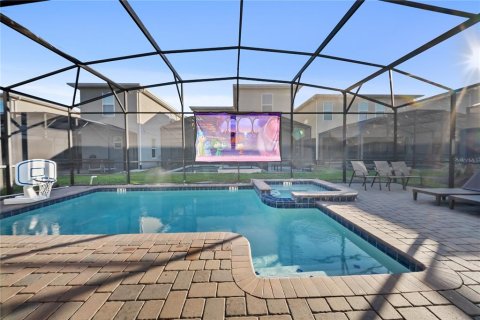 Casa en venta en Kissimmee, Florida, 8 dormitorios, 398.46 m2 № 2228229 - foto 3