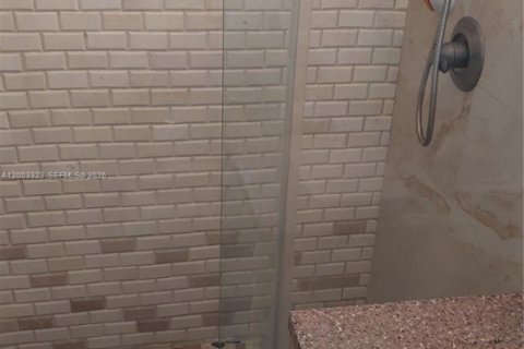 House in Wilton Manors, Florida 3 bedrooms, 115.94 sq.m. № 2066538 - photo 9