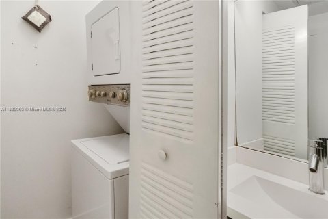 Copropriété à vendre à Miami Beach, Floride: 1 chambre, 41.16 m2 № 2183589 - photo 9