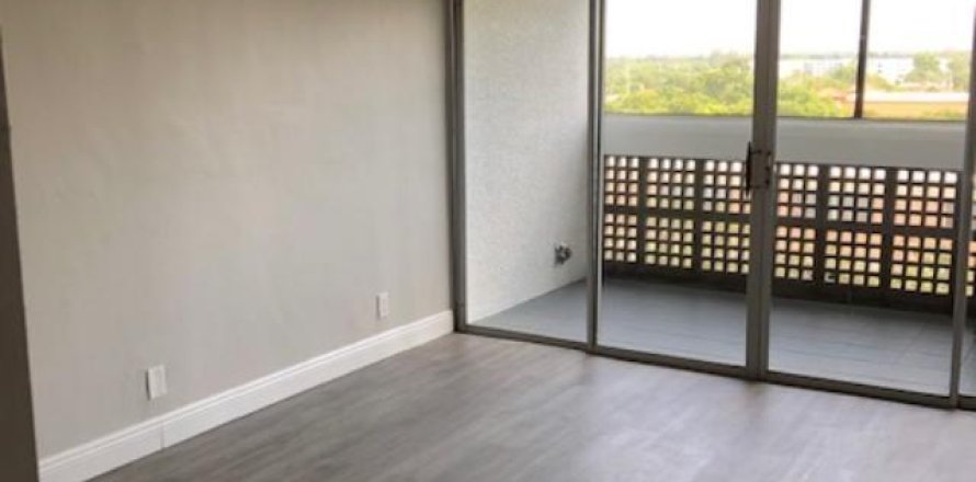 Condo in Lauderhill, Florida, 2 bedrooms  № 976427