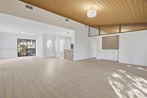 House in Lauderhill, Florida 3 bedrooms, 154.78 sq.m. № 1956229 - photo 20