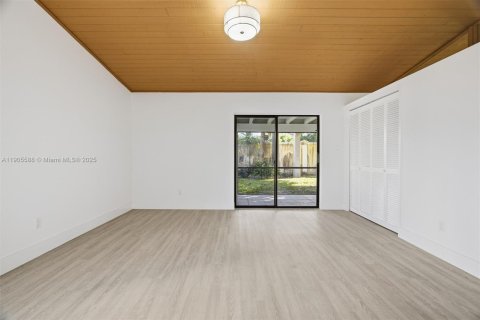 House in Lauderhill, Florida 3 bedrooms, 154.78 sq.m. № 1956229 - photo 13